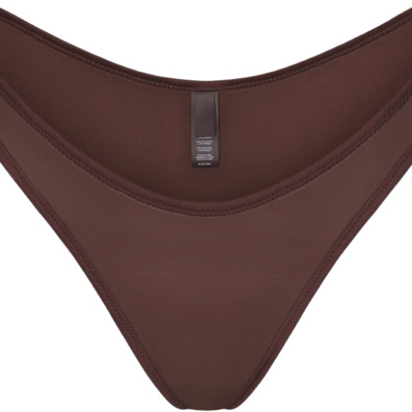 SKIMS 🌸Rubberized🌸 Scuba Swim Cocoa Bottoms - Picture 10 of 11